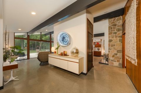 A home in BloomfieldCharterTownship_Oakland