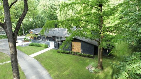 A home in BloomfieldCharterTownship_Oakland