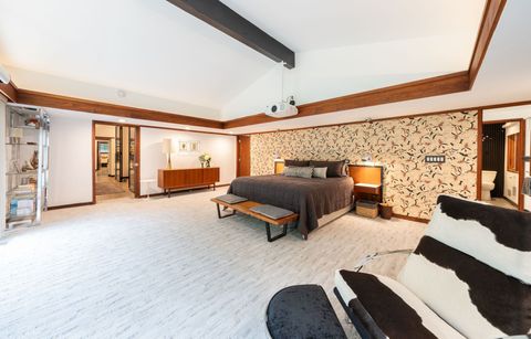 A home in BloomfieldCharterTownship_Oakland