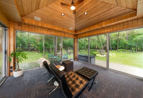 A home in BloomfieldCharterTownship_Oakland