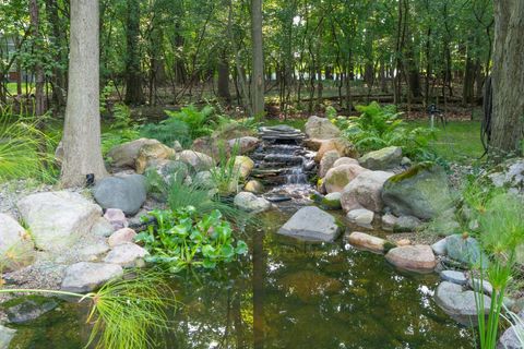 A home in BloomfieldCharterTownship_Oakland