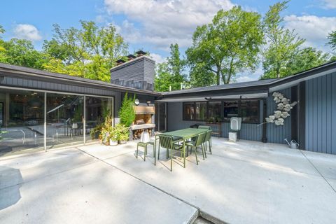 A home in BloomfieldCharterTownship_Oakland