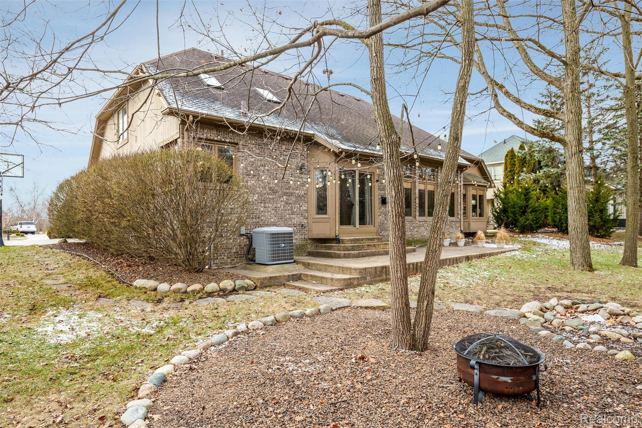 3731 Lake Forest Drive