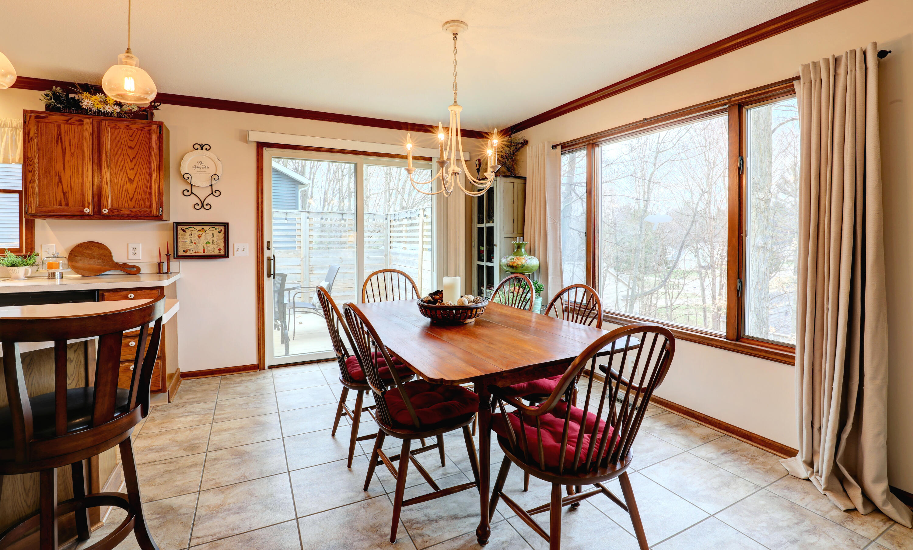 13760 Lakeshore Drive