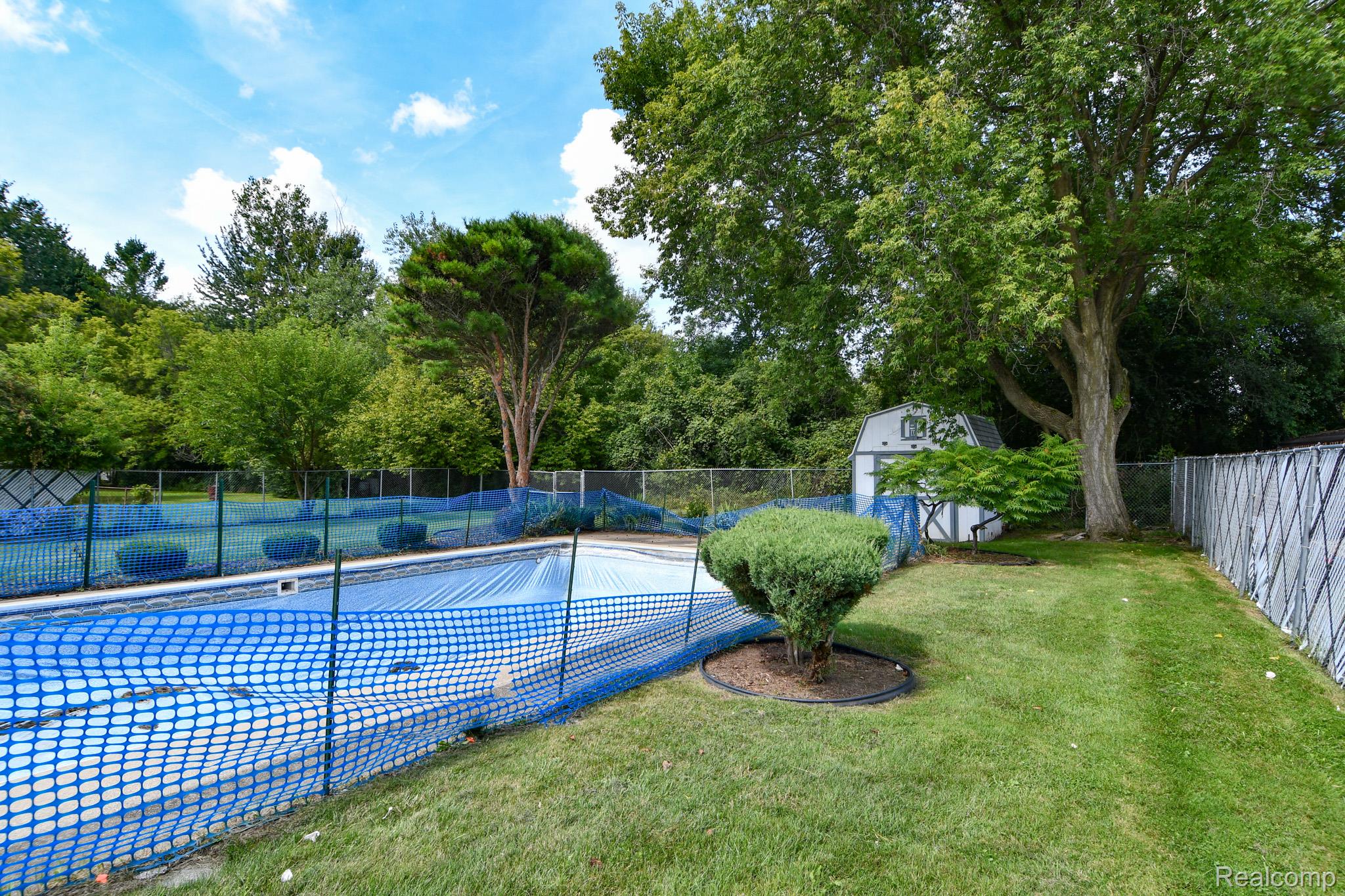 Genesee Charter Township, Michigan 48506, United States, 3 Bedrooms Bedrooms, ,2 BathroomsBathrooms,Residential,Active,232153