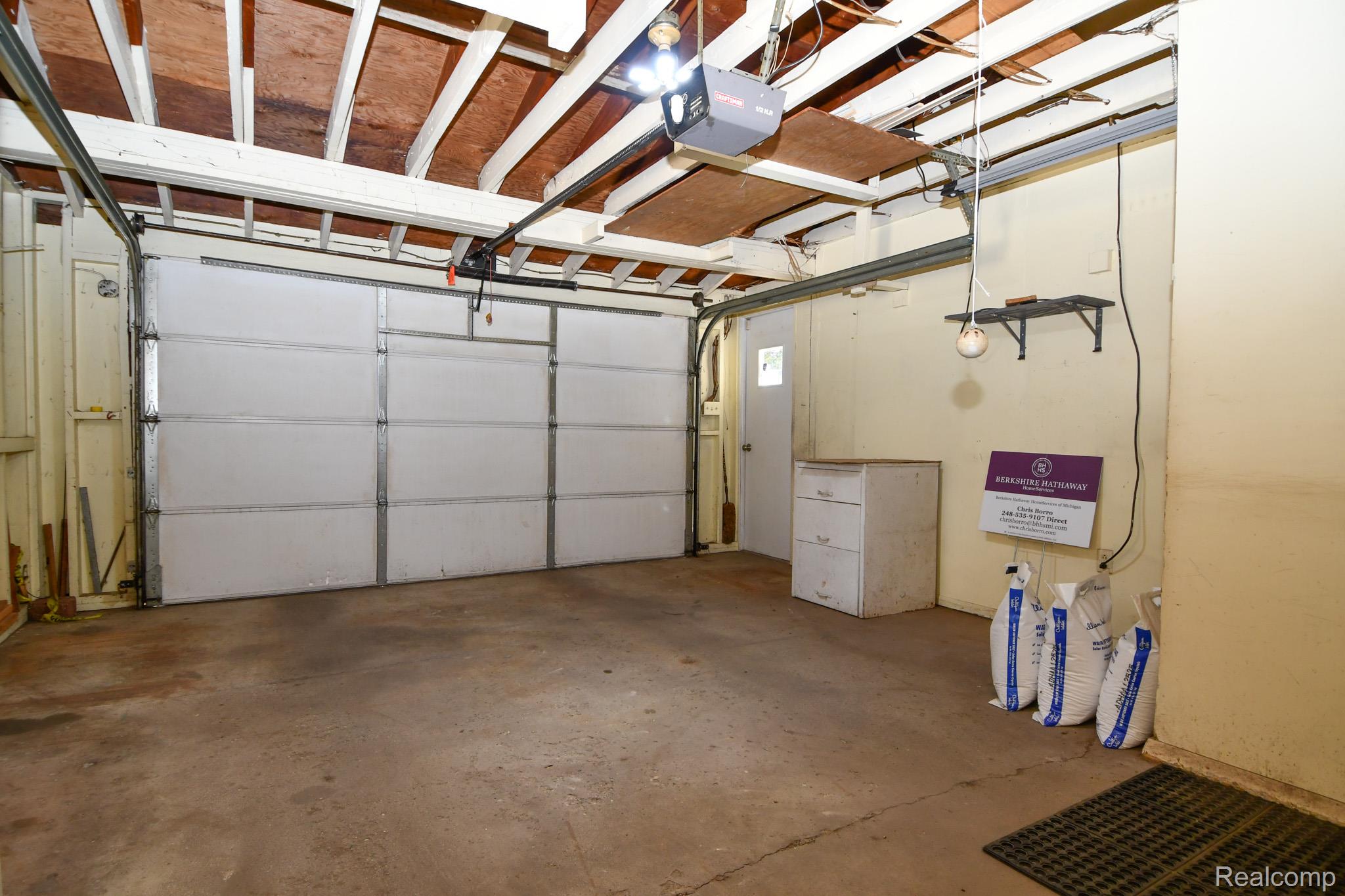 Genesee Charter Township, Michigan 48506, United States, 3 Bedrooms Bedrooms, ,2 BathroomsBathrooms,Residential,Active,232153