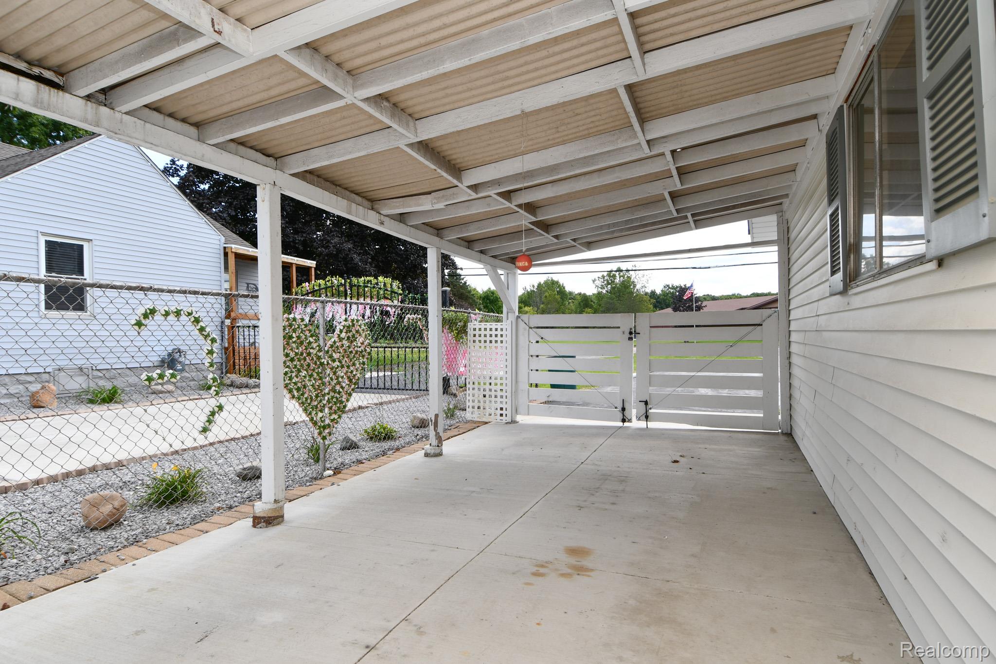 Genesee Charter Township, Michigan 48506, United States, 3 Bedrooms Bedrooms, ,2 BathroomsBathrooms,Residential,Active,232153