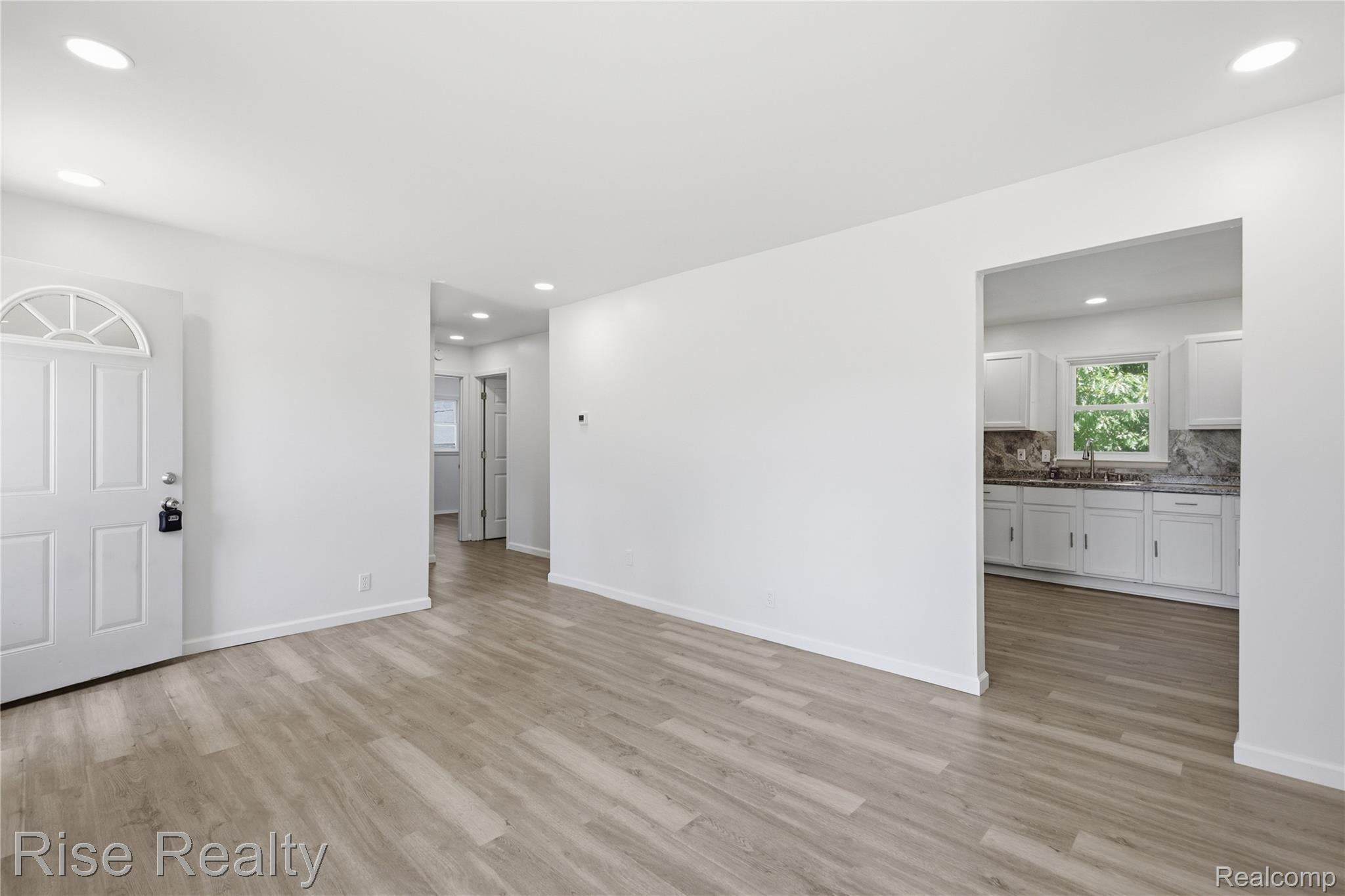 3472 W Gracelawn Avenue