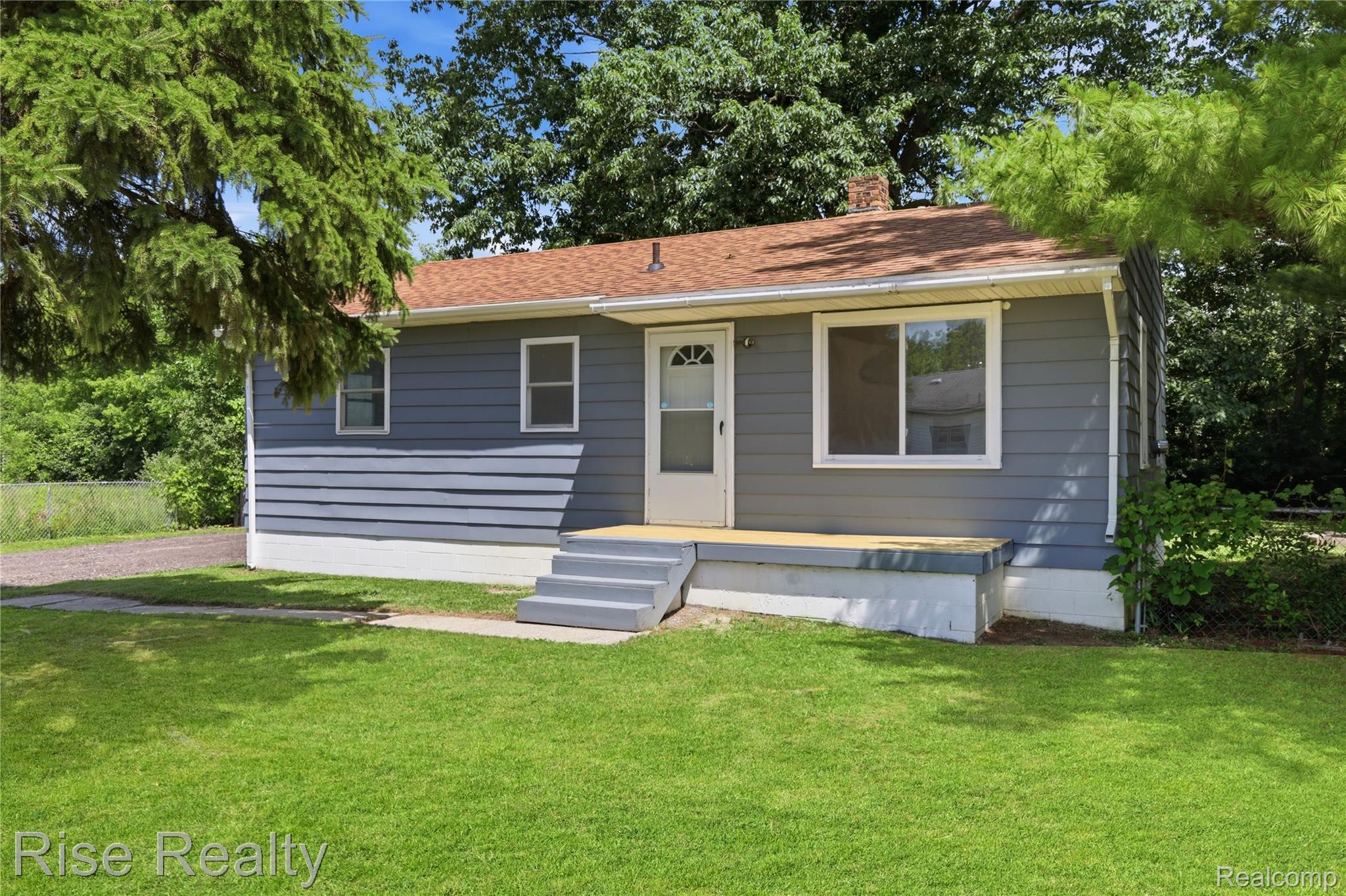 3472 W Gracelawn Avenue