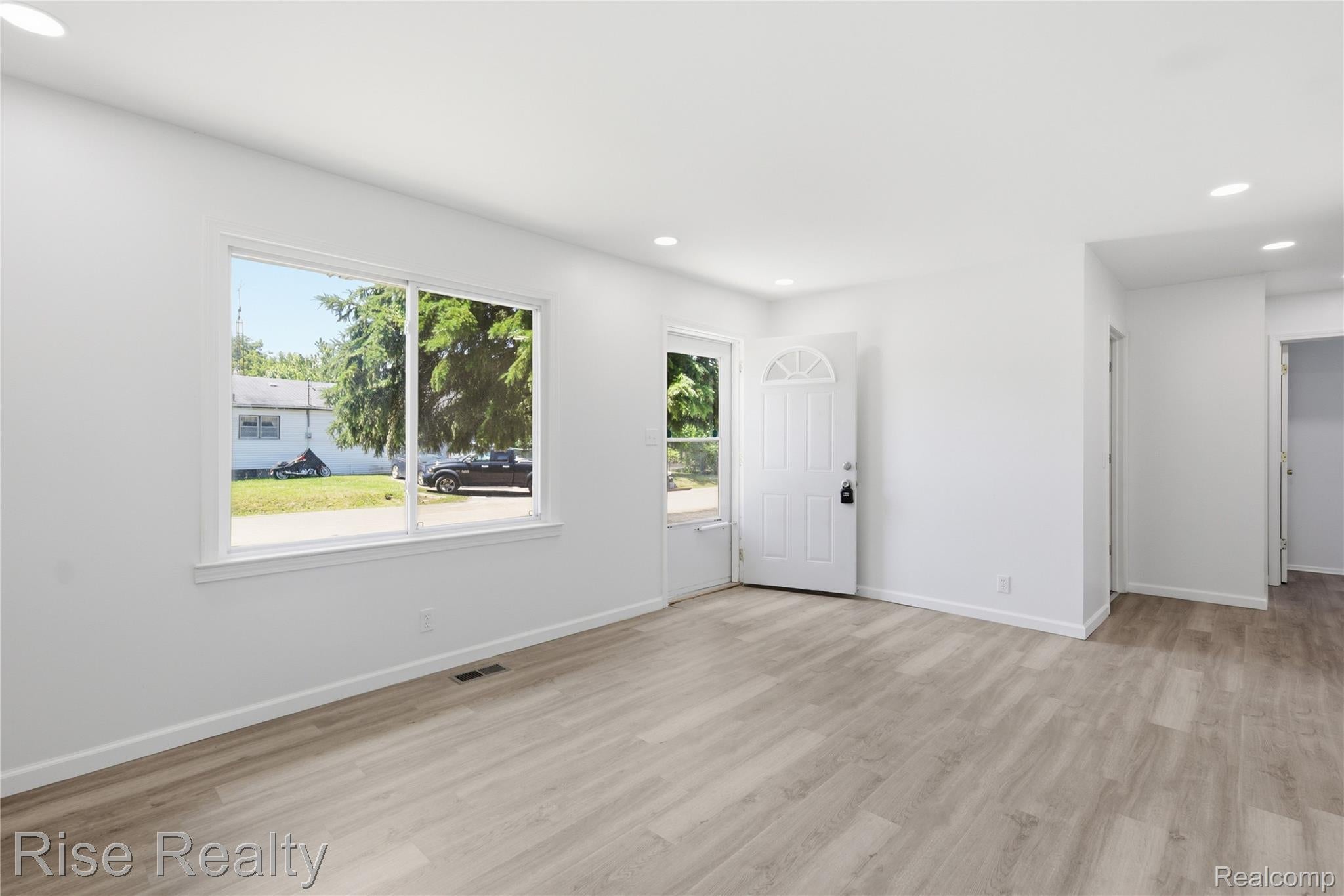 3472 W Gracelawn Avenue