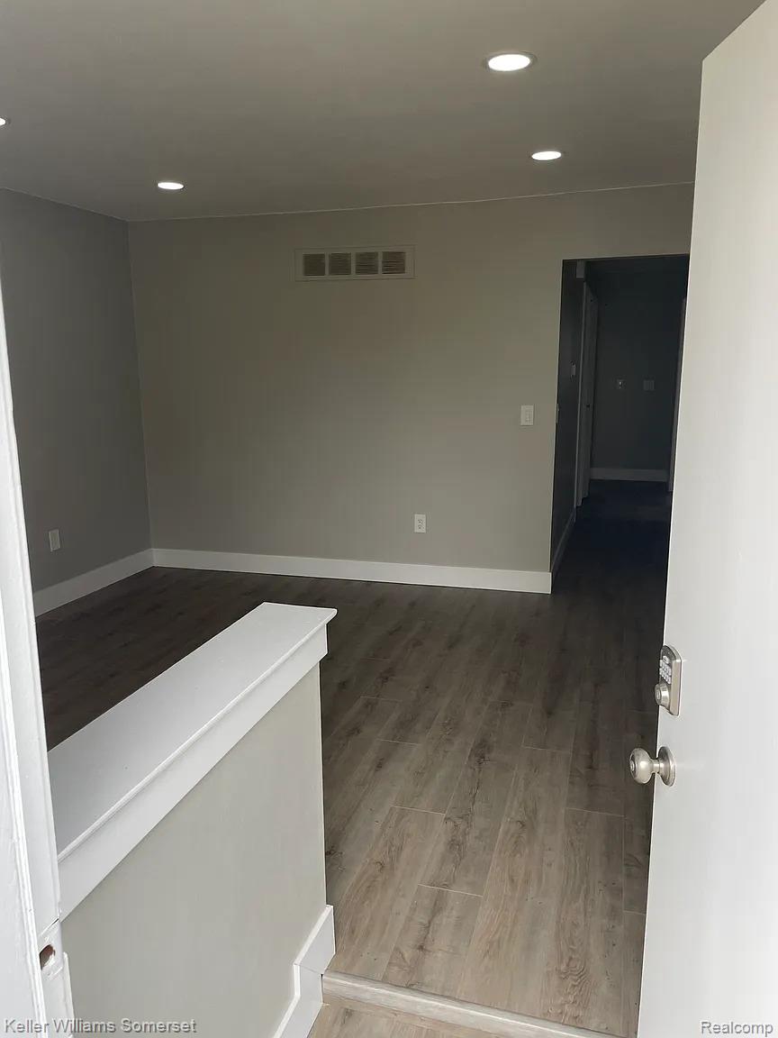 22306 Columbus Avenue