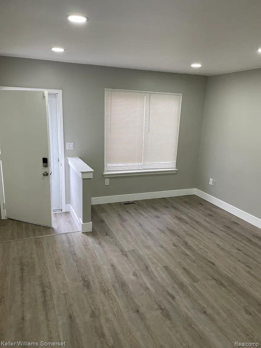 22306 Columbus Avenue