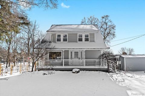 3901 Lone Tree Road Highland Charter Township MI 48380