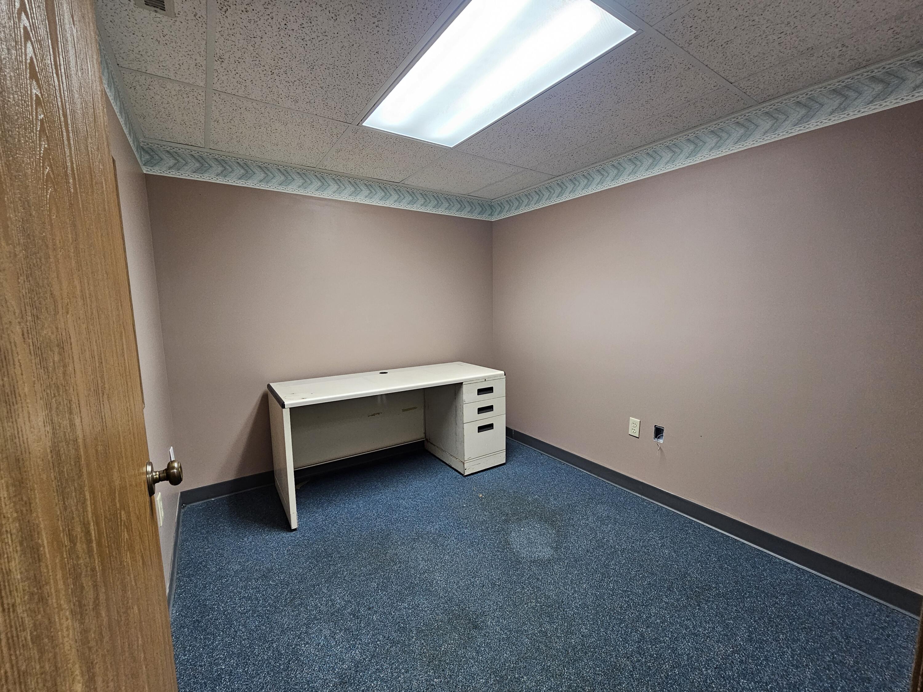 1025 W Main Street 1043