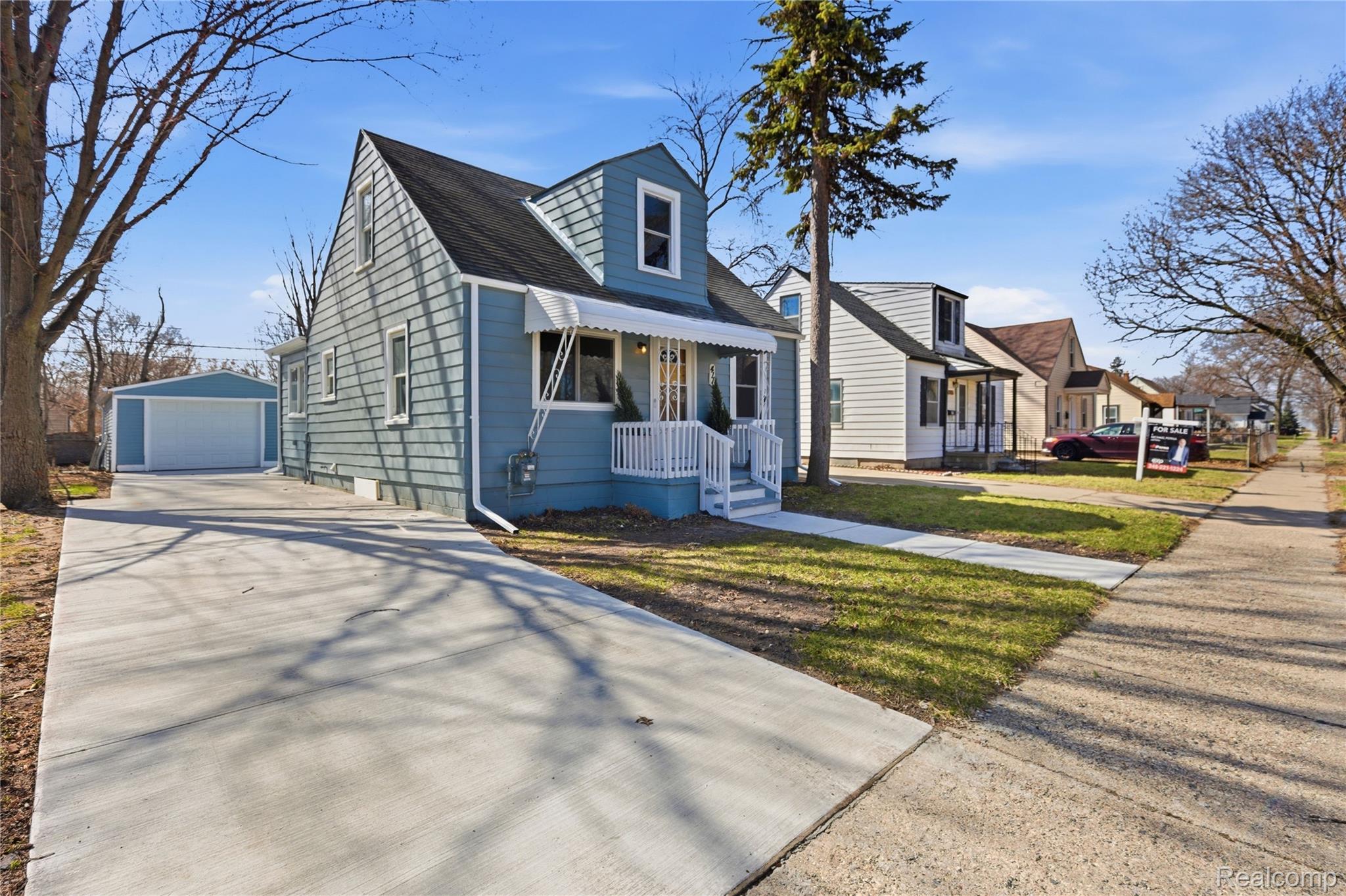 411 W Bernhard Avenue