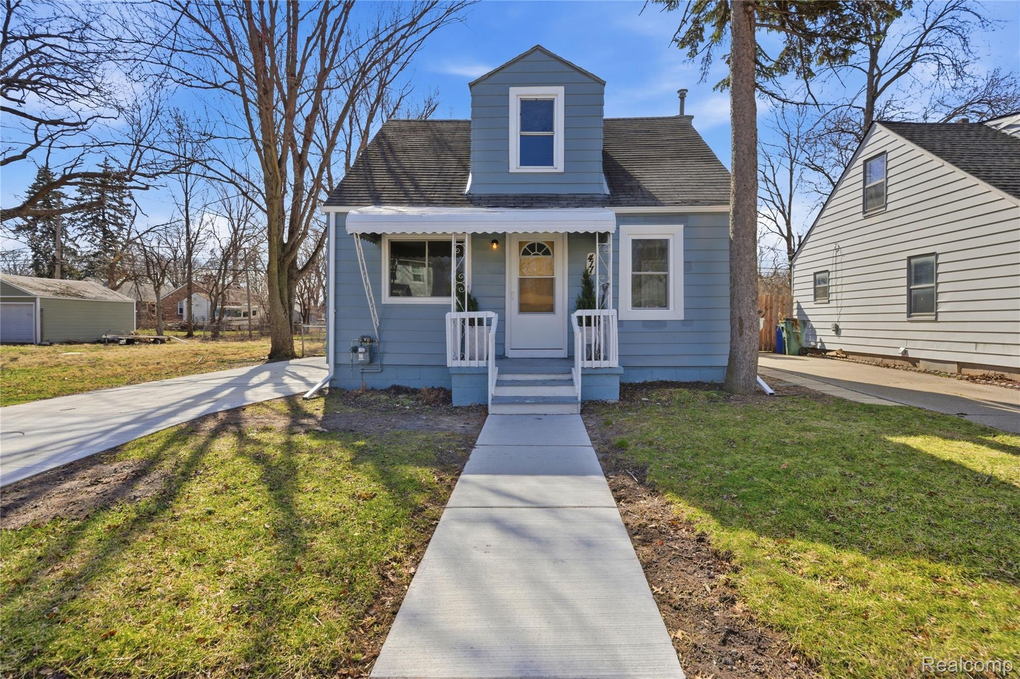 411 W Bernhard Avenue