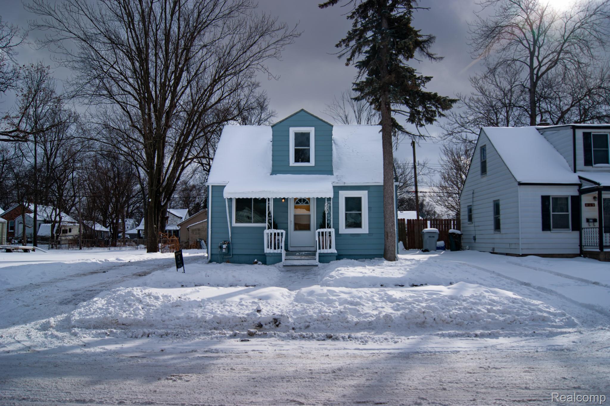 411 W Bernhard Avenue