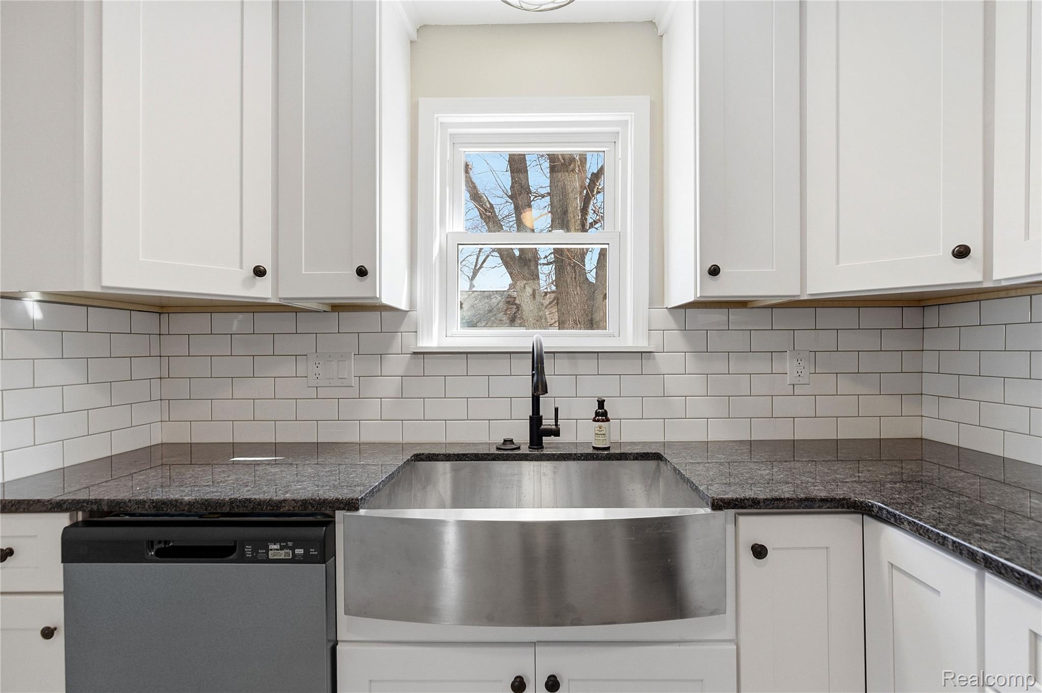 411 W Bernhard Avenue