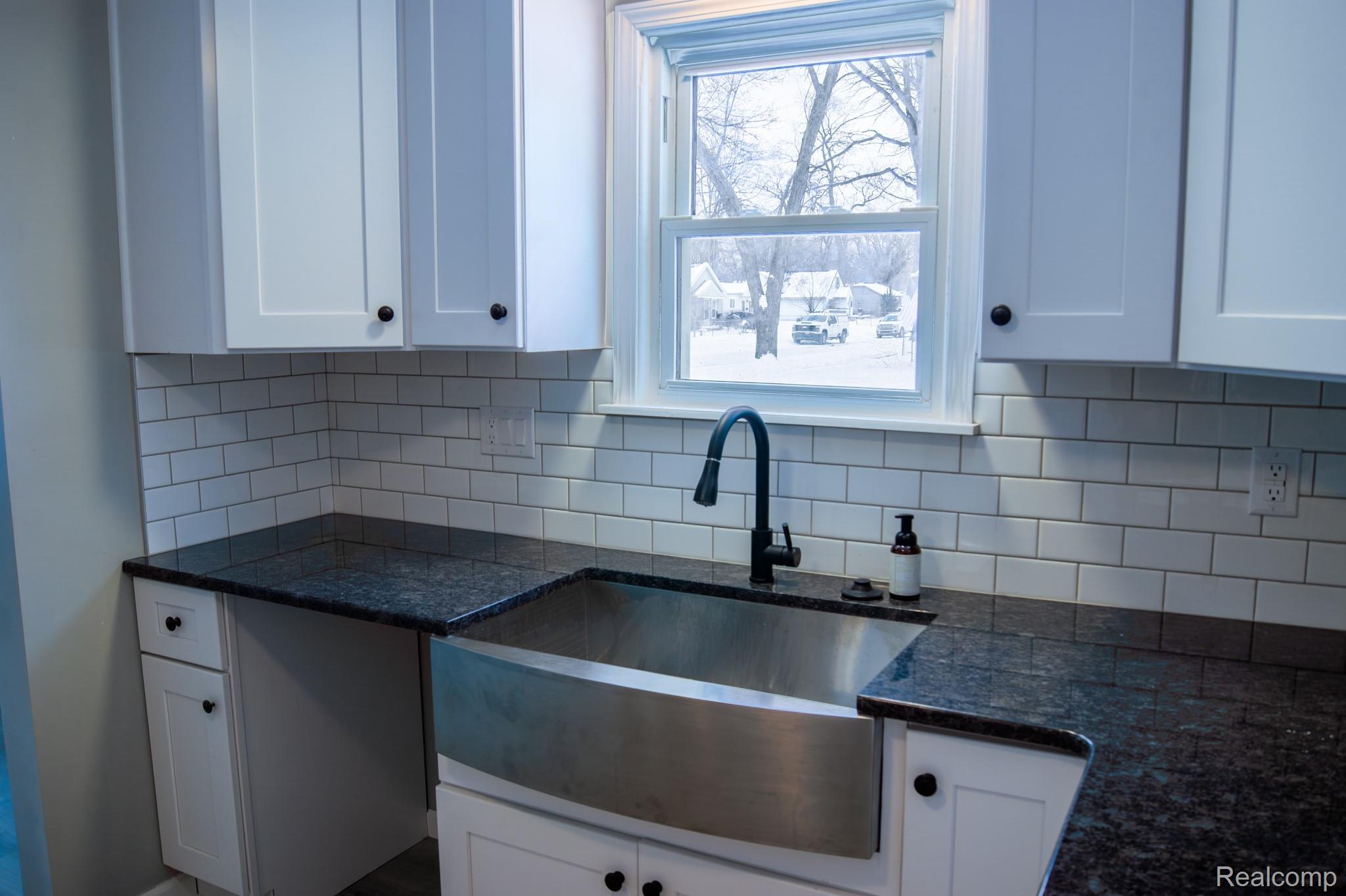 411 W Bernhard Avenue