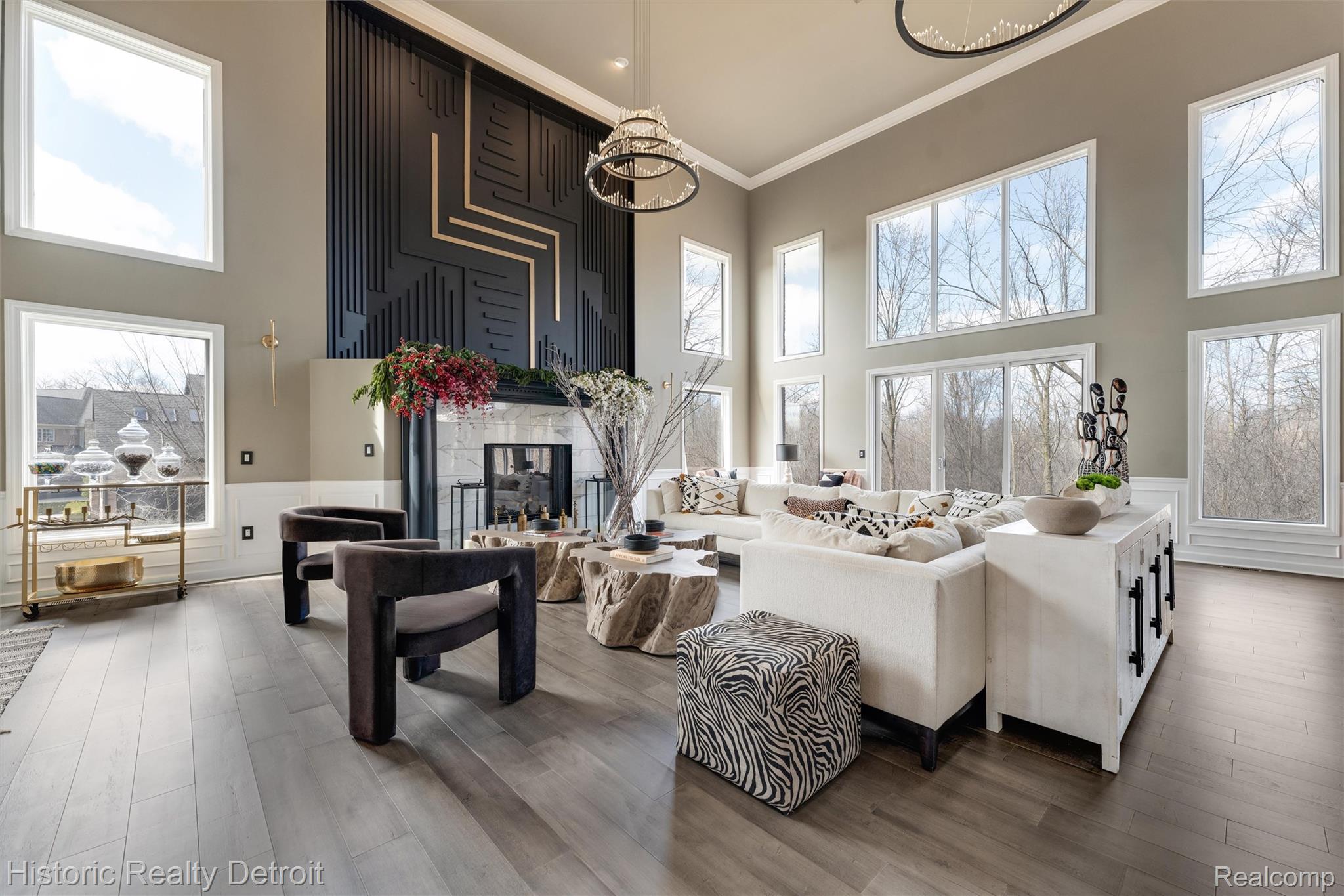 5695 N Branford Drive N