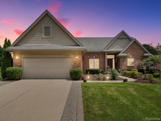 37670 KINGSBURN DR, LIVONIA, MI 48152 - Image 7577d7a3881dd2532b7b947e752e2fbc/1301846385