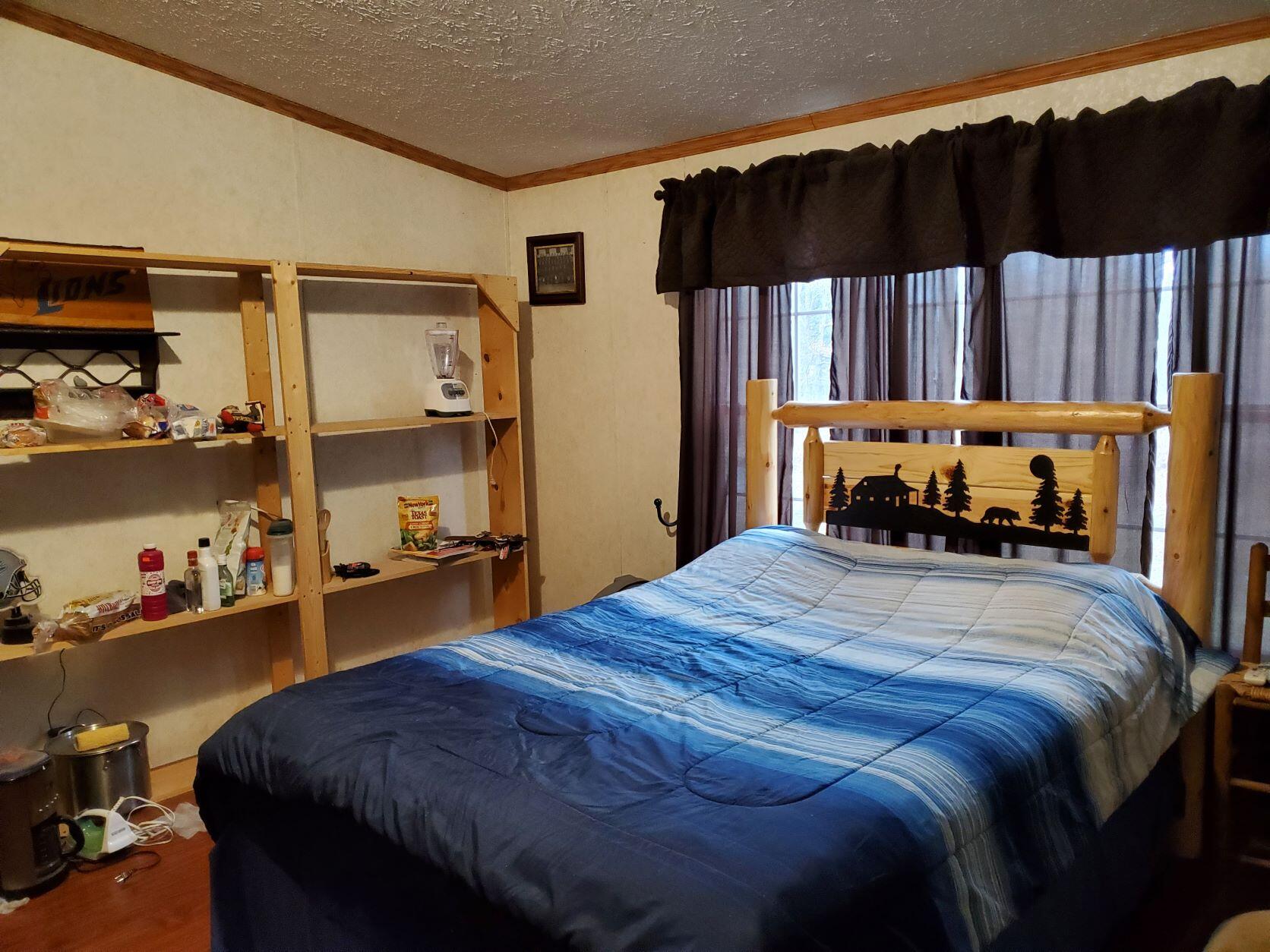 9113 N Kaderabek Trail