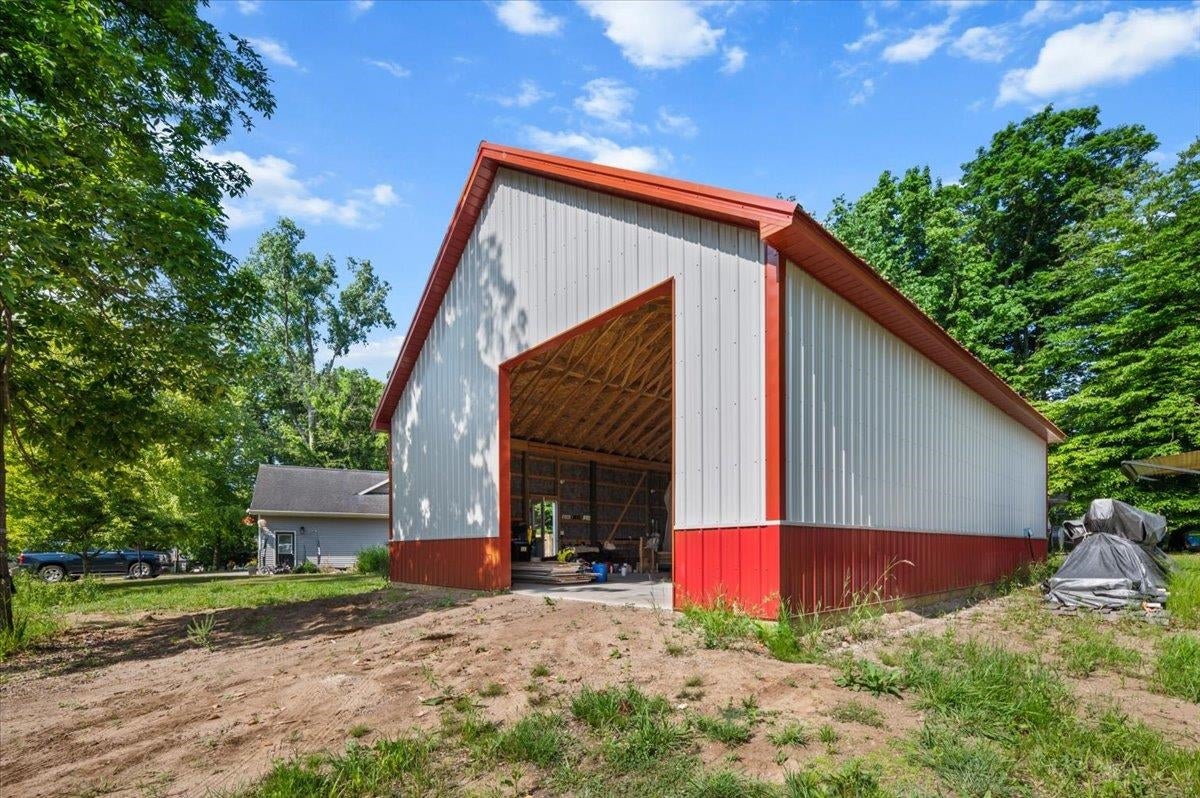 10234 Lakeside Drive