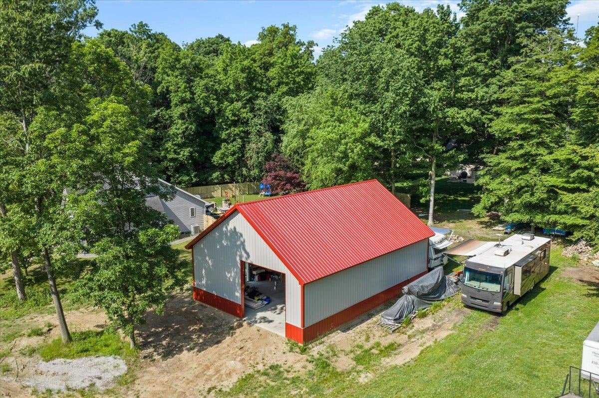 10234 Lakeside Drive