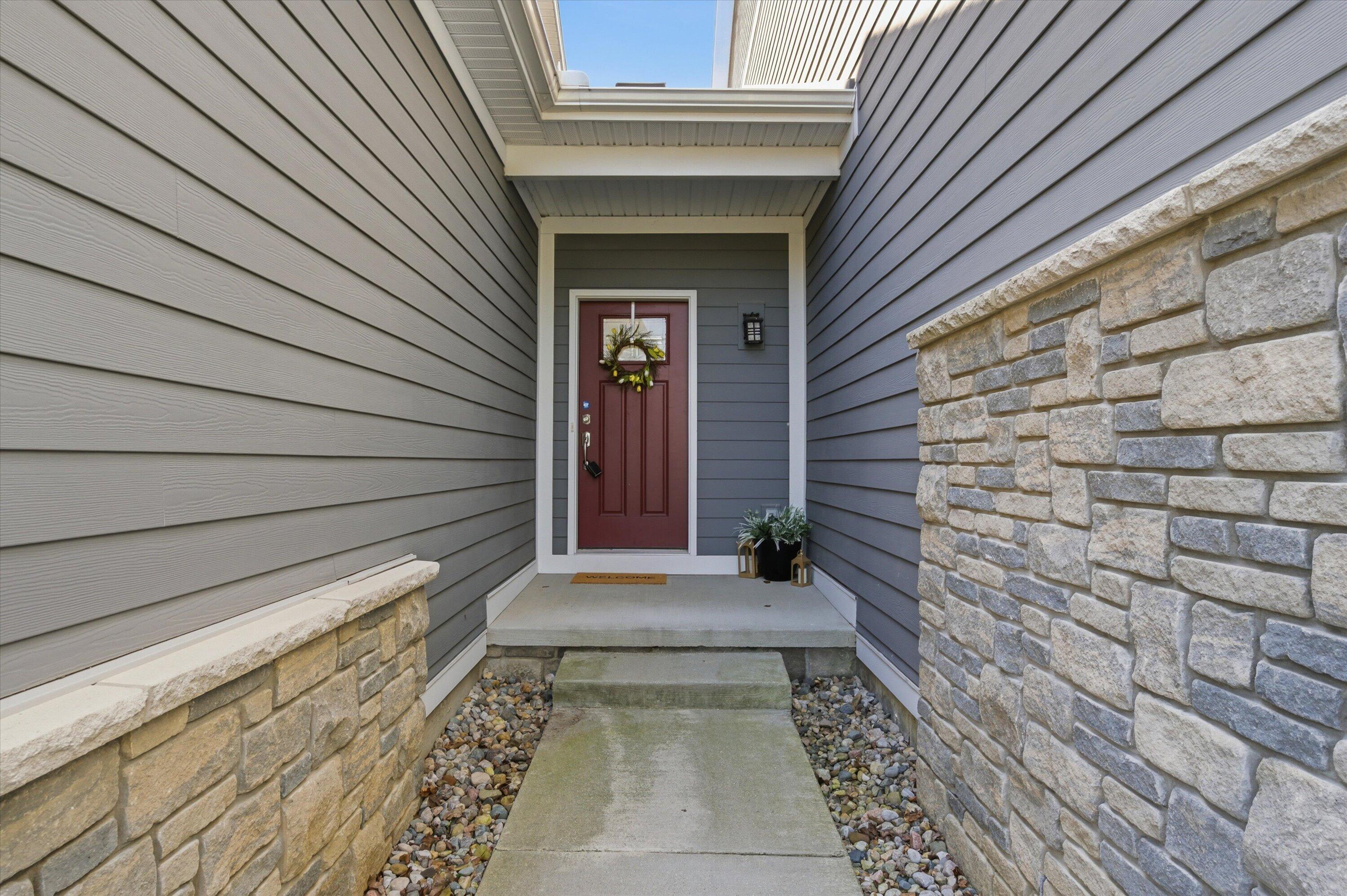 108 E Henry Street 802