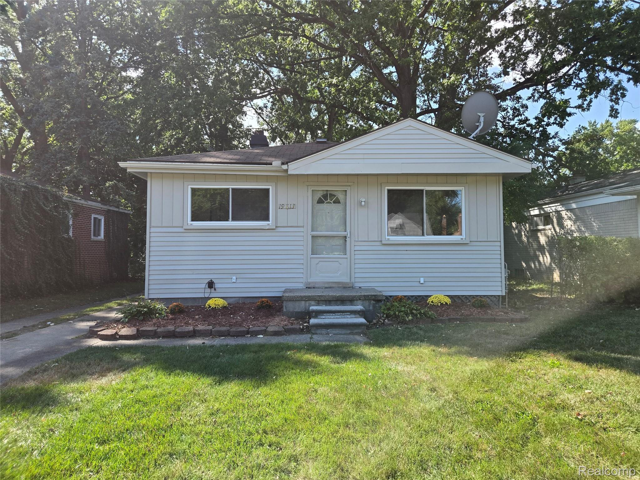 19813 INKSTER Road W