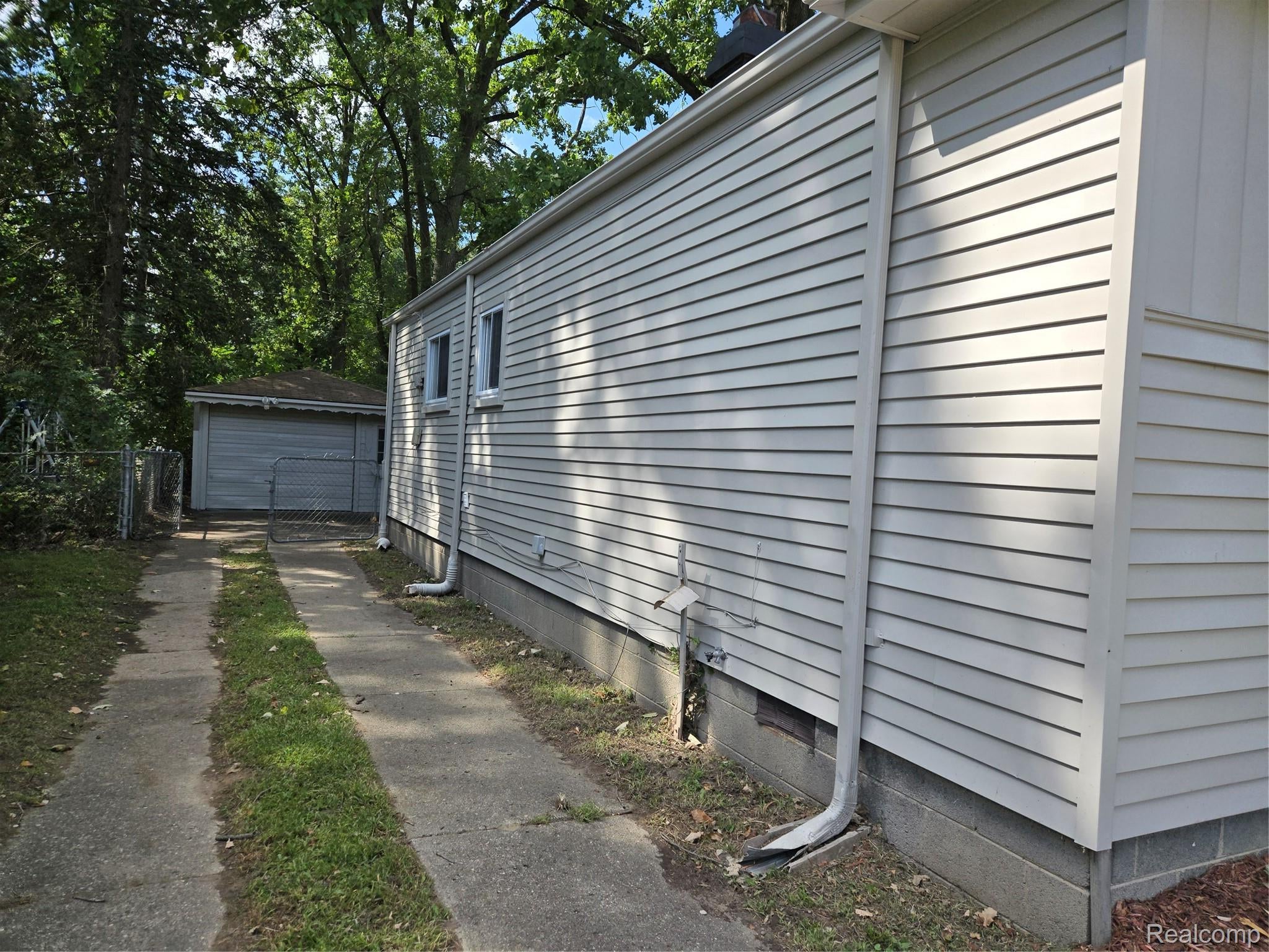 19813 INKSTER Road W