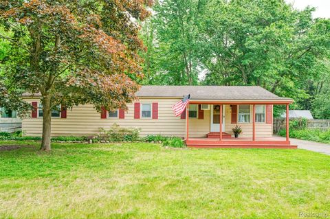 5806 COMMANCHE Lane Genoa Township MI 48843