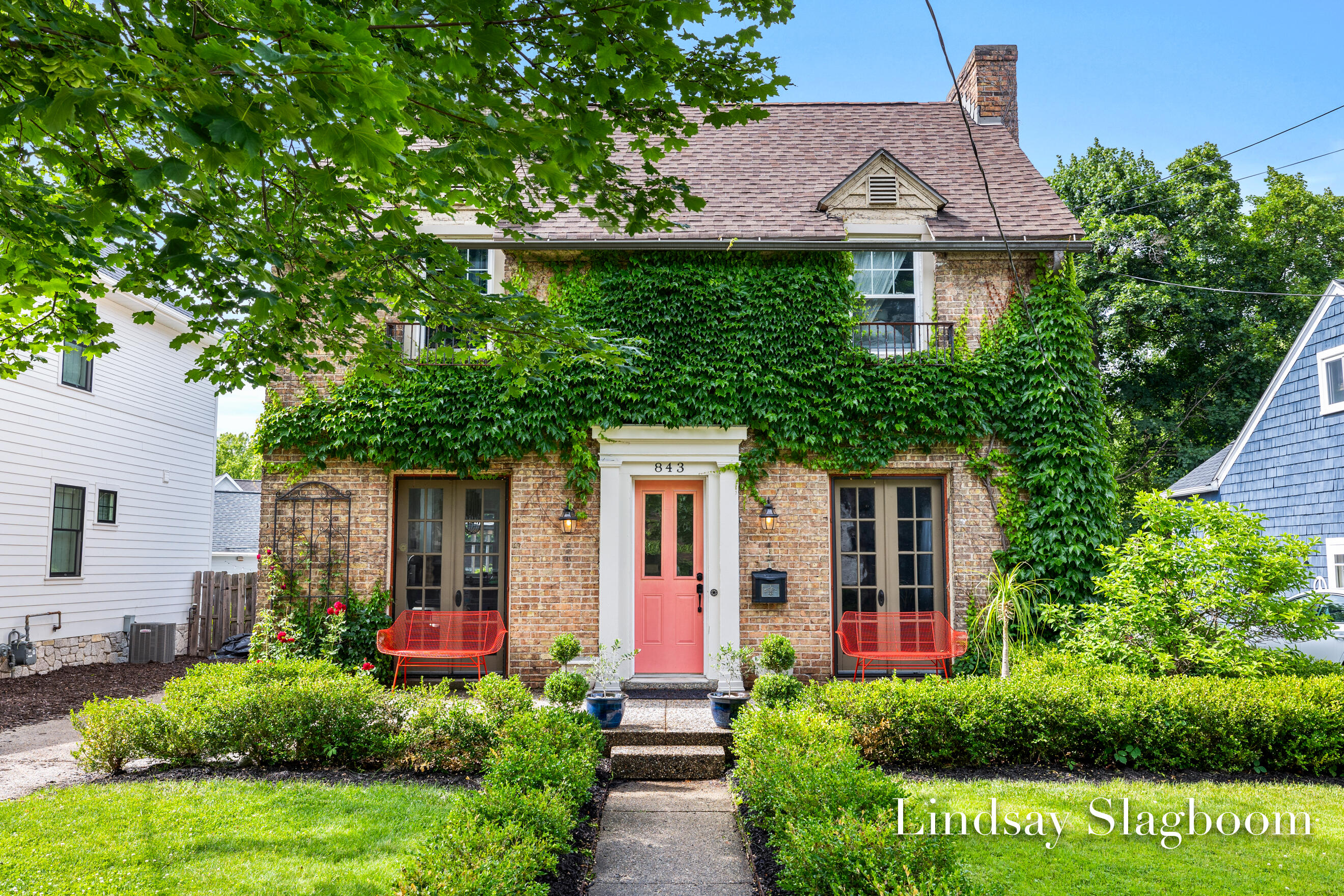843 Orchard Avenue SE
