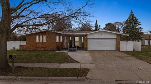 21076 Masch Avenue Warren City MI 48091