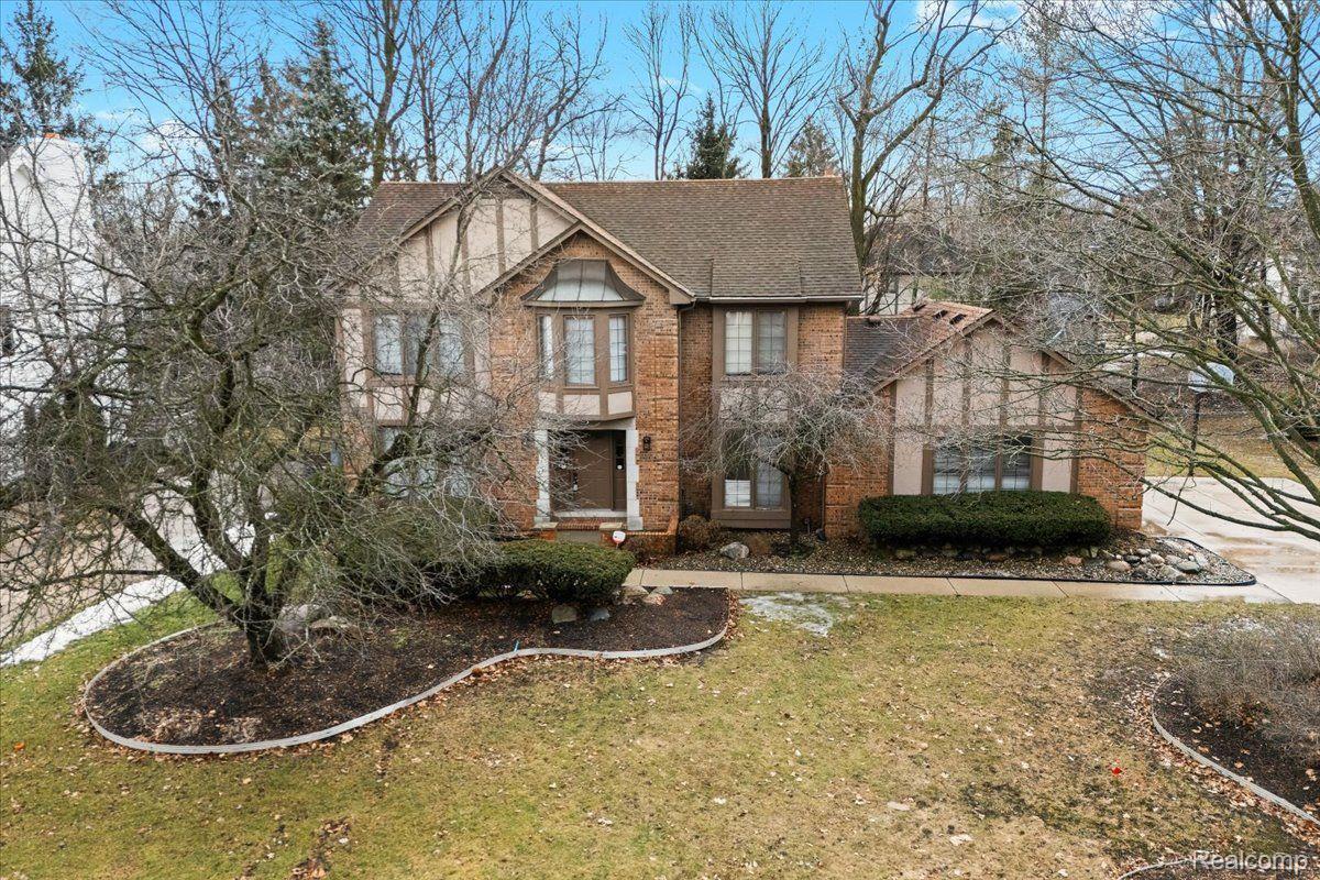 28947 GLENBROOK Drive