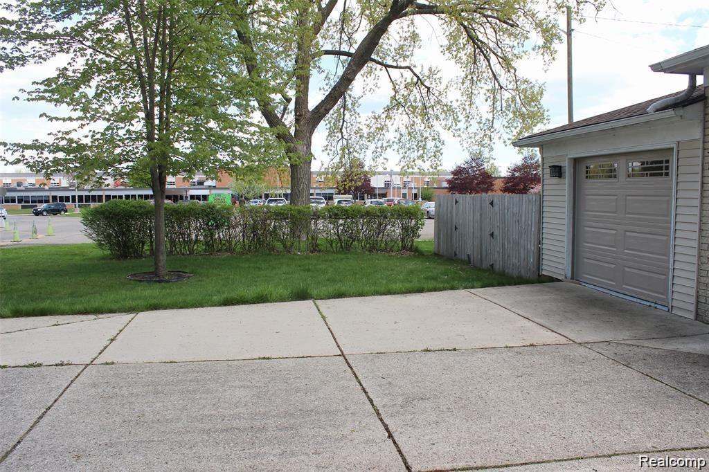 1220 TORPEY Drive