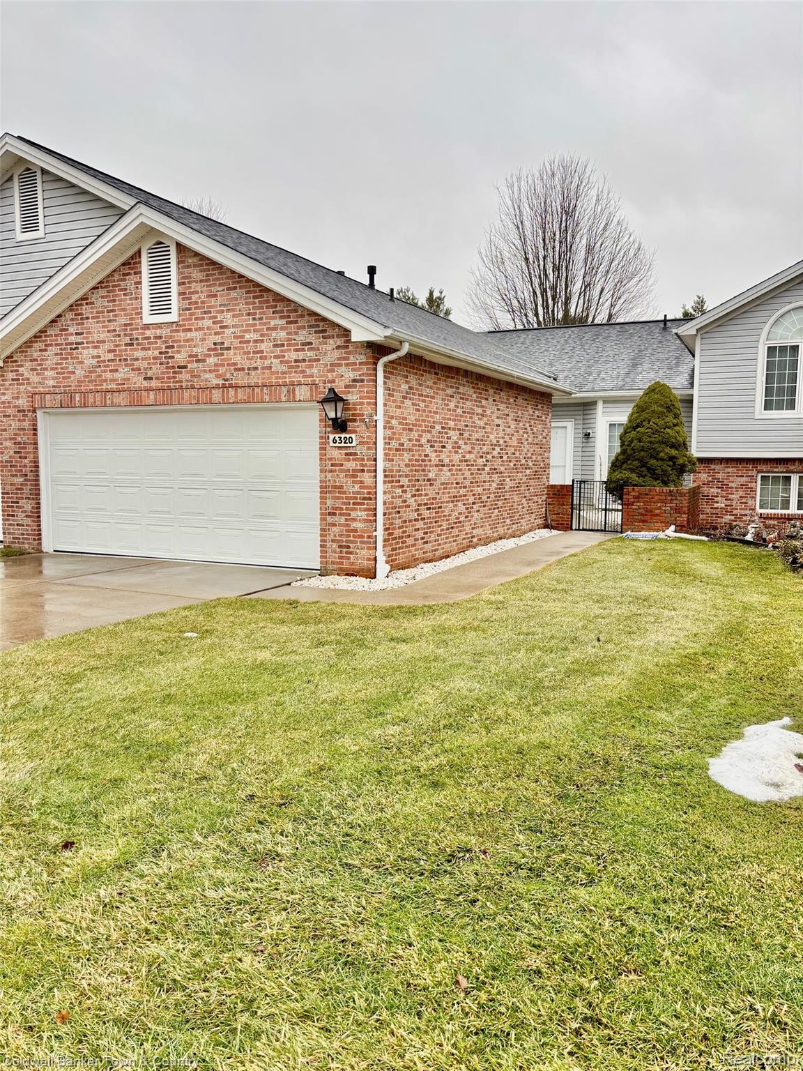 6320 Squire Lake Drive