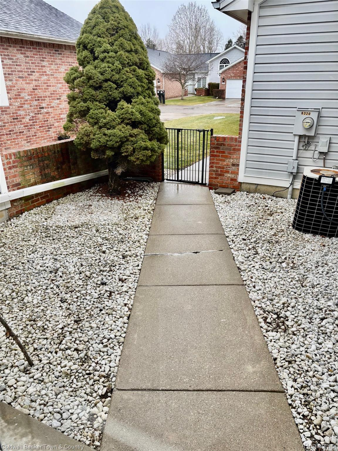 6320 Squire Lake Drive