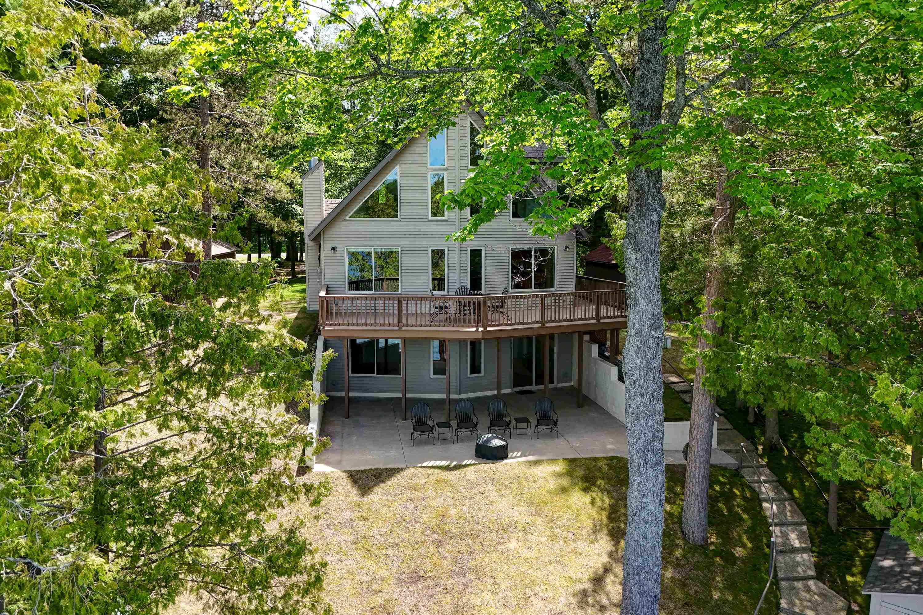 6777 Blue Lake Road, Ne