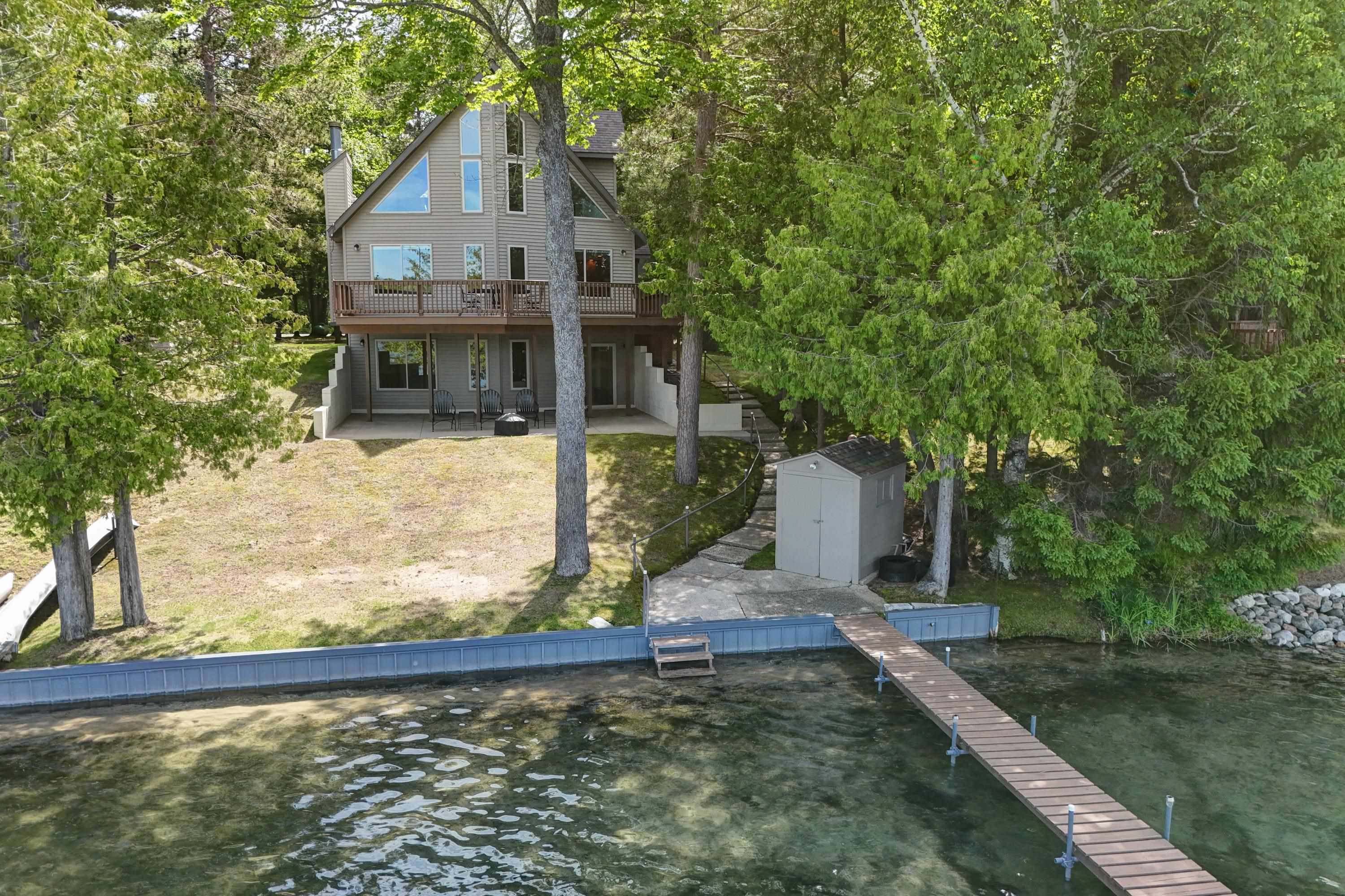 6777 Blue Lake Road, Ne