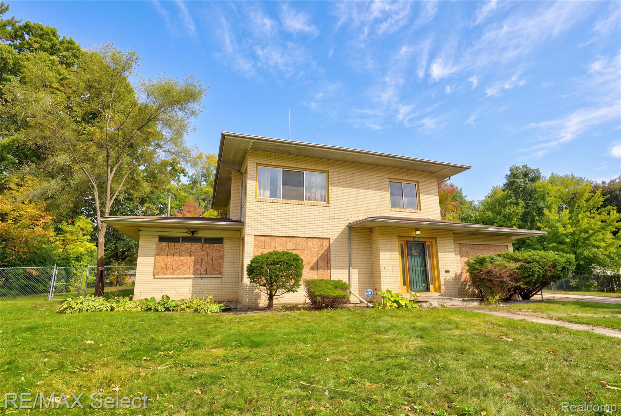 2219 Copeman Boulevard