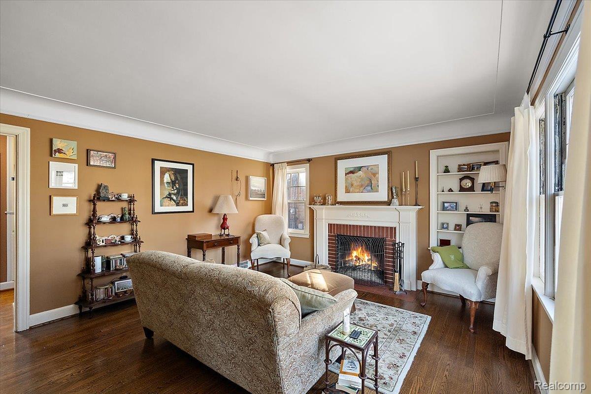 17601 Cambridge Boulevard