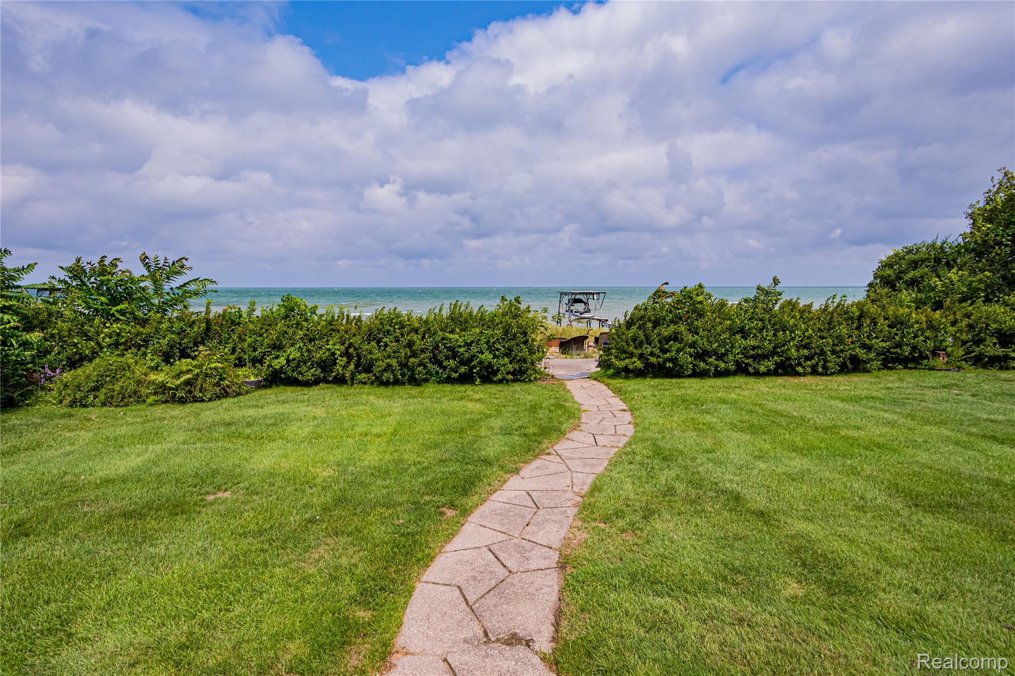 5630 Lakeshore Road