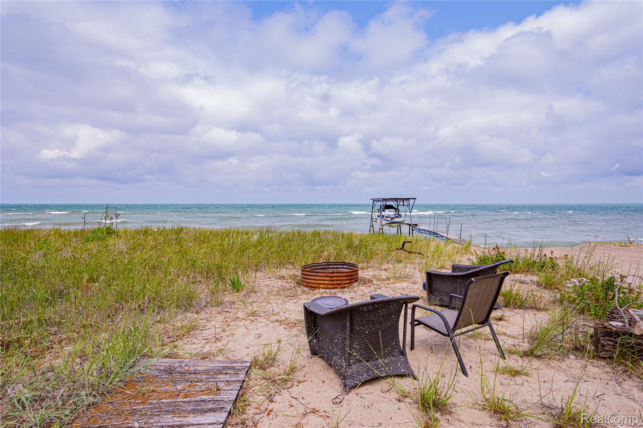 5630 Lakeshore Road