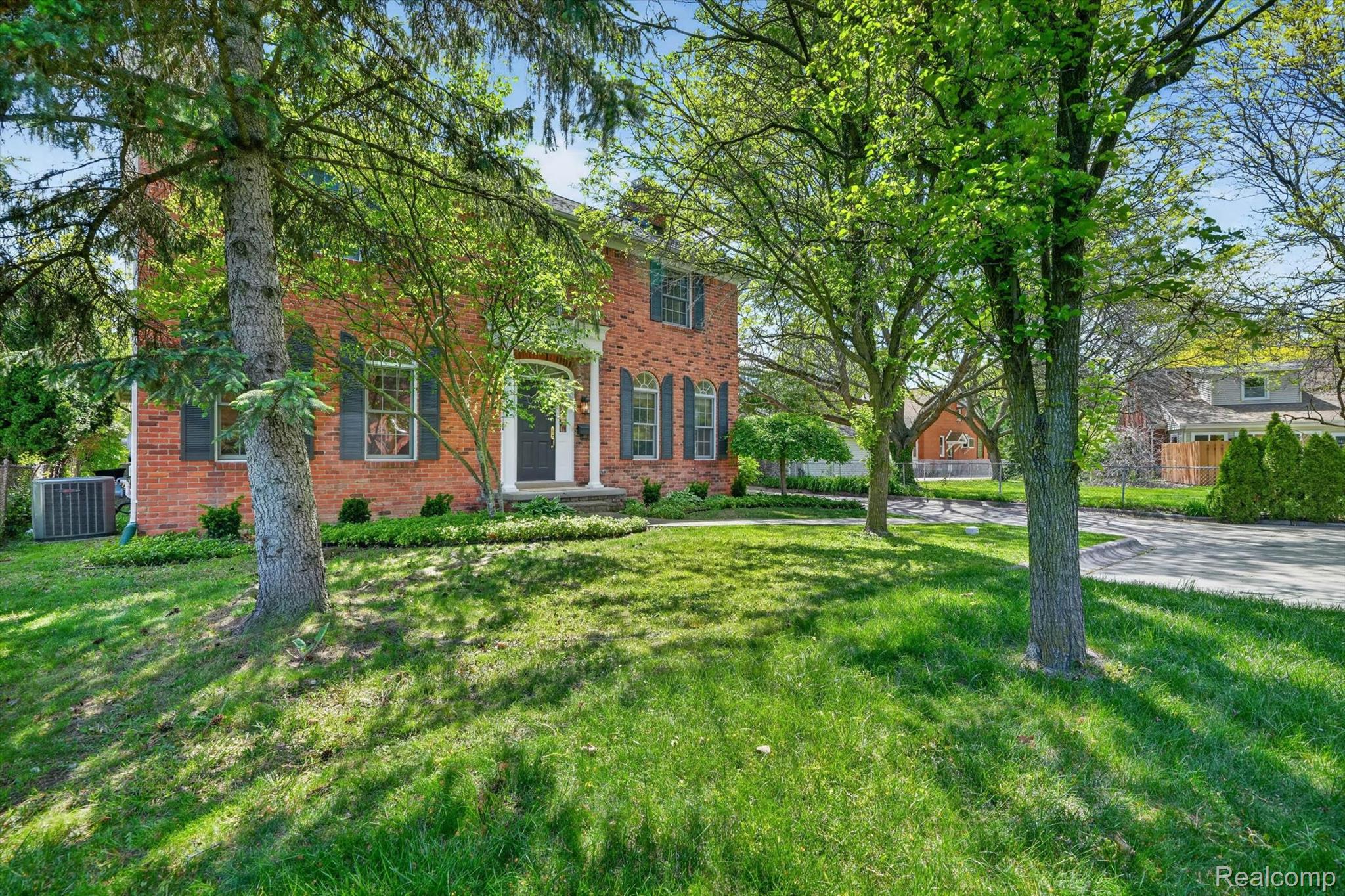 1112 Vernier Road