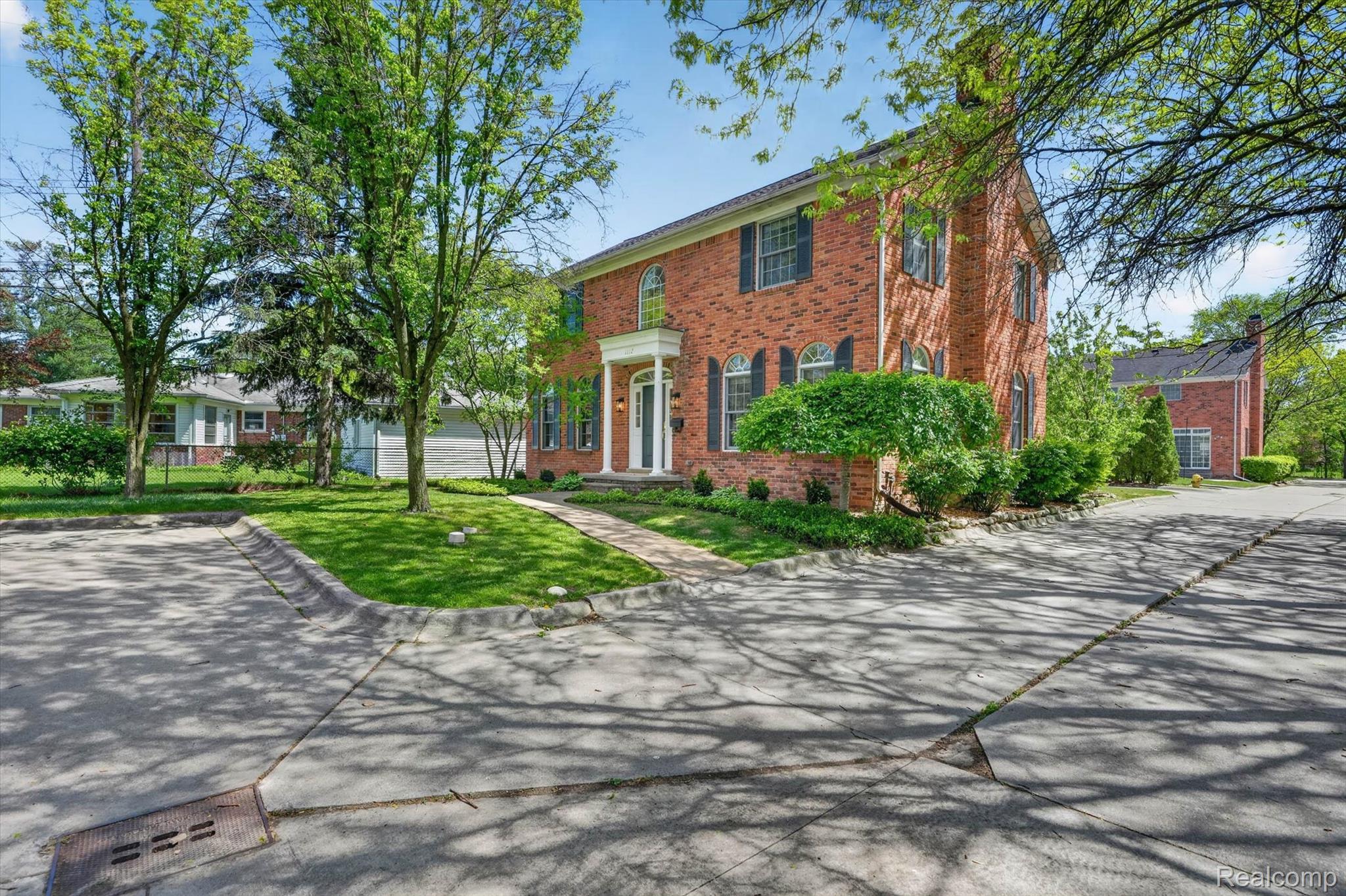 1112 Vernier Road
