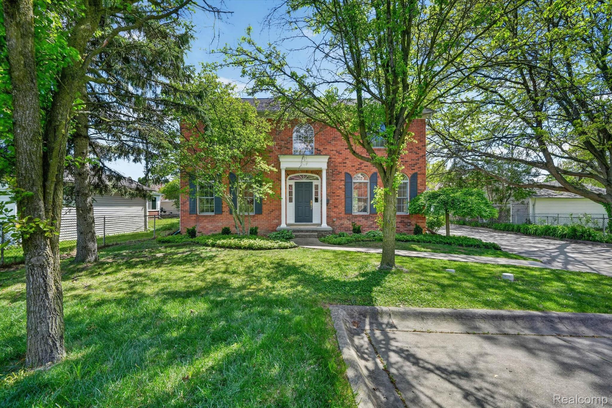 1112 Vernier Road