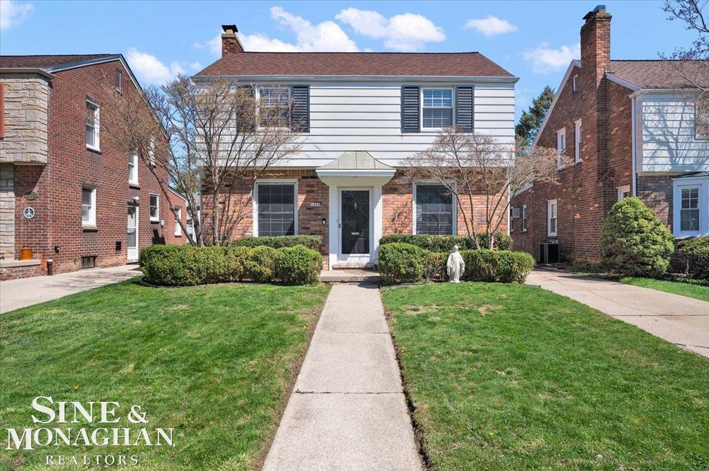 Photo of 1866 Country Club Road, Grosse Pointe Woods City, MI 48236 (MLS # 58050205167)