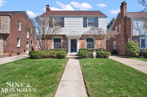 1866 Country Club Road Grosse Pointe Woods City MI 48236