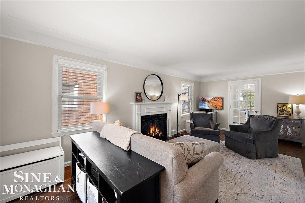 Photo of 1866 Country Club Road, Grosse Pointe Woods City, MI 48236 (MLS # 58050205167)